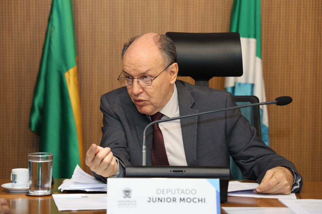 Junior Mochi, vice-presidente da CCJR, conduziu a reunião