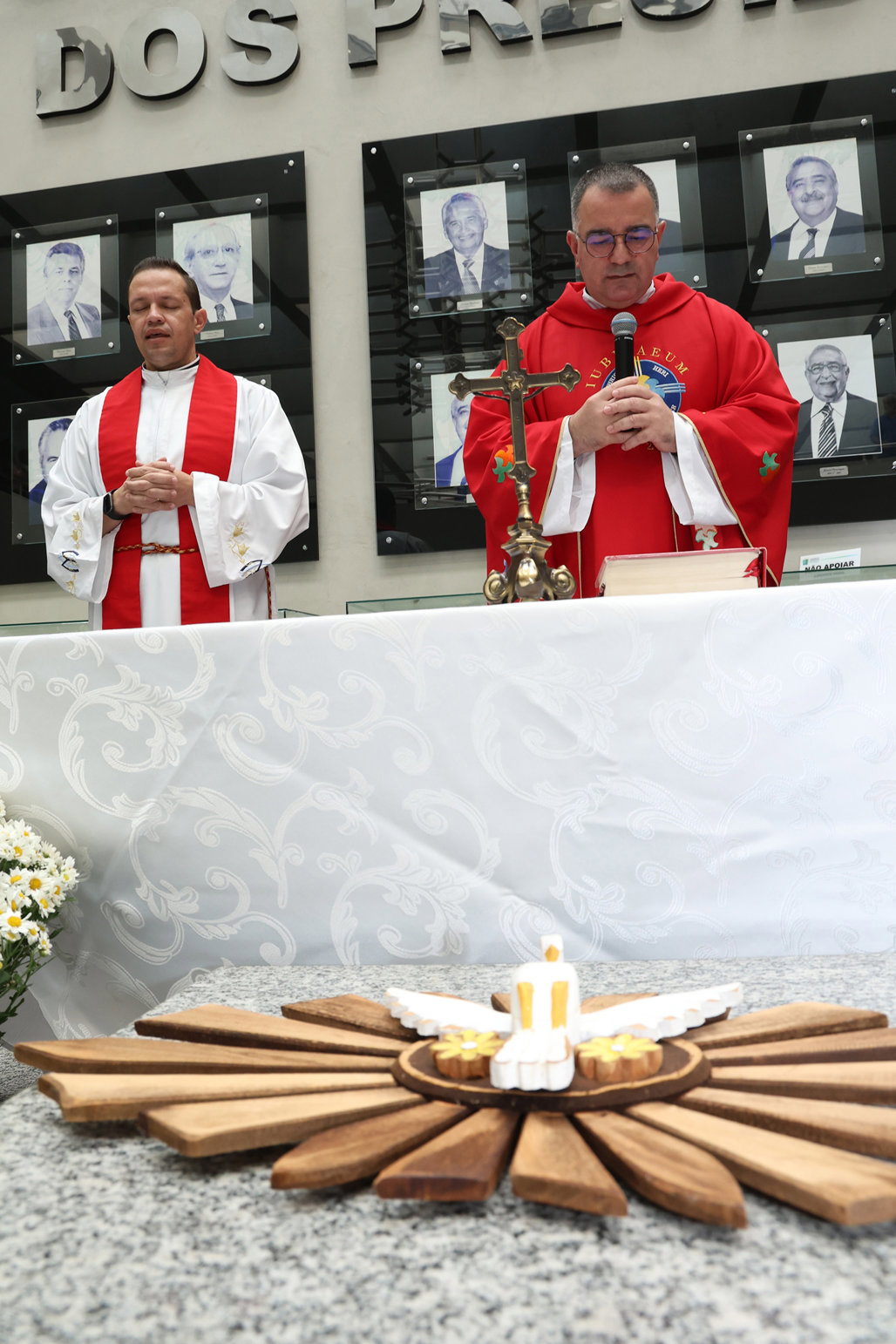 Celebrantes da Missa do Divino Espírito Santo