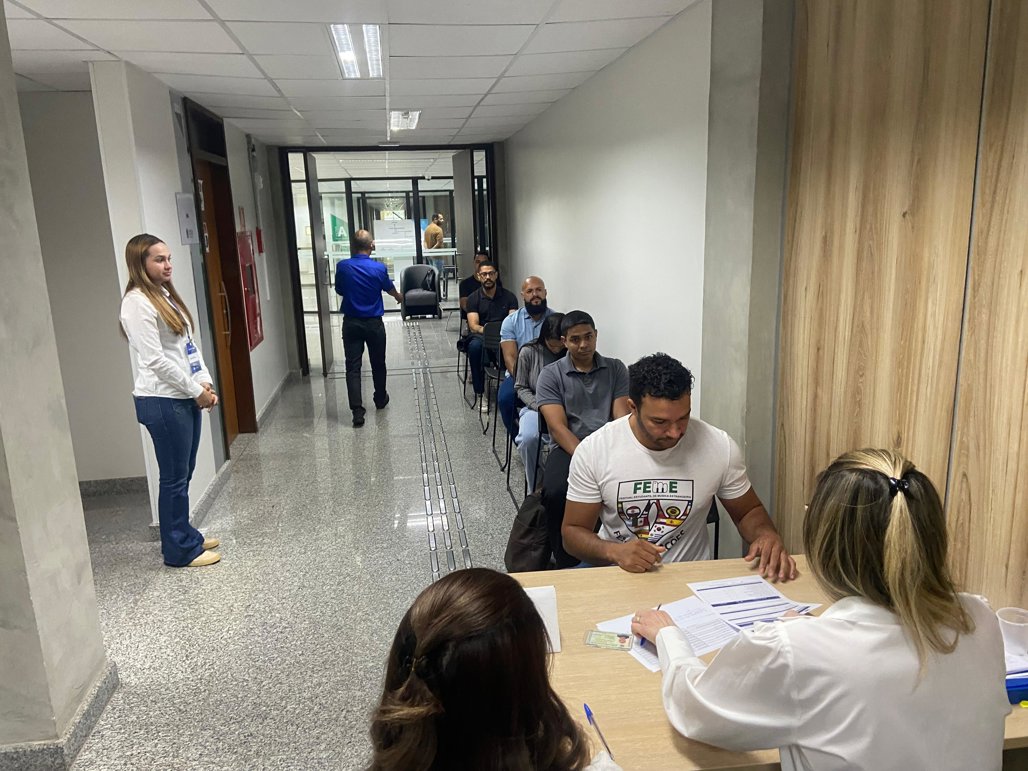 Candidatos aguardando avaliação da comissão