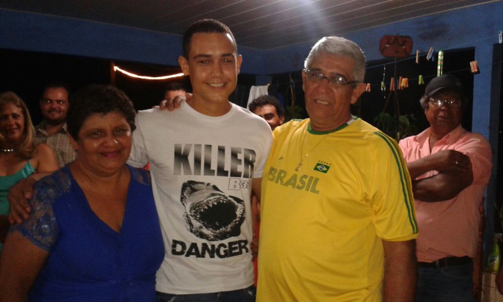 Casal de aposentados adotou Valmor quando ele tinha 10 anos e morava num abrigo de acolhimento