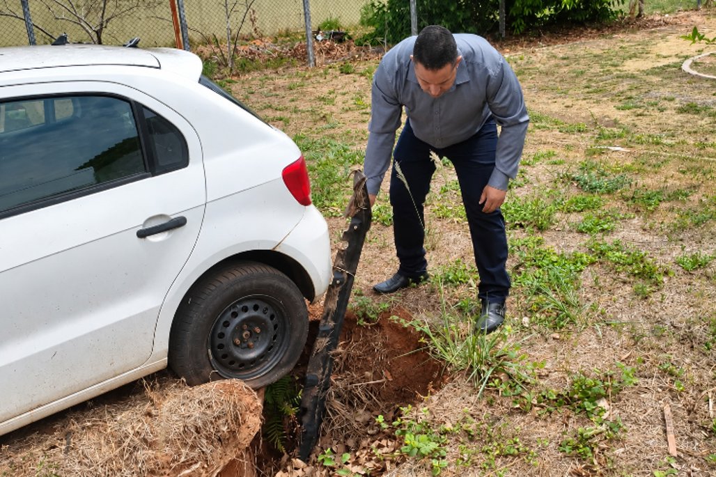 Zé Teixeira cobra reforma estrutural urgente no Detran de Alcinópolis