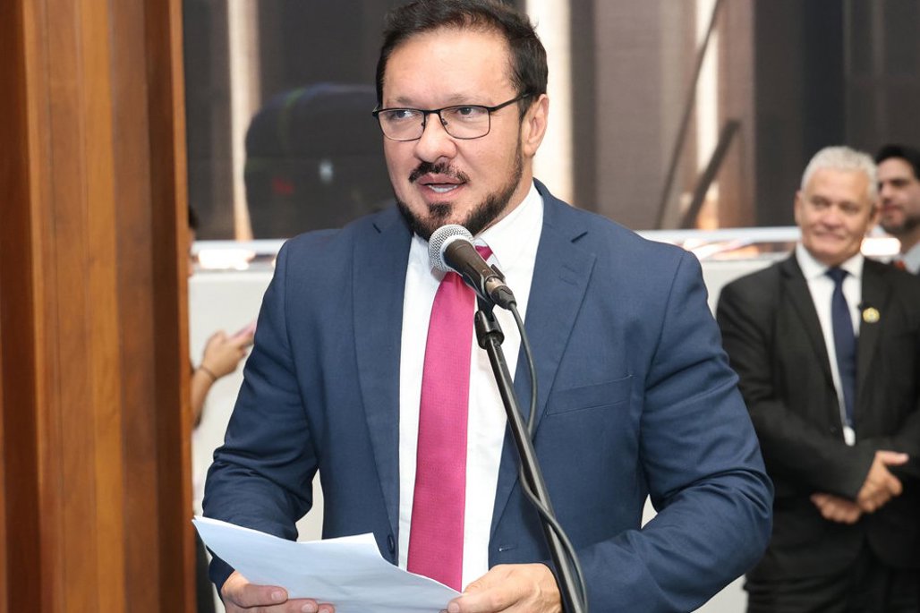 Lei : Norma adéqua legislação e institui o Outubrinho Rosa em Mato Grosso do Sul