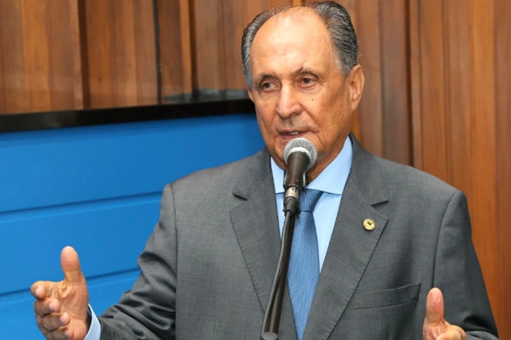 Zé Teixeira cobra saneamento em Dourados e polícia 24h em Culturama