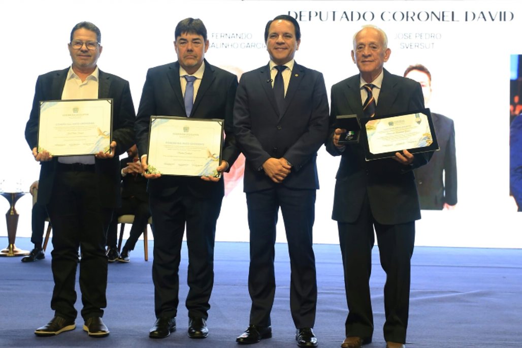 Coronel David homenageia lideranças do agro, do empreendedorismo e da assistência social