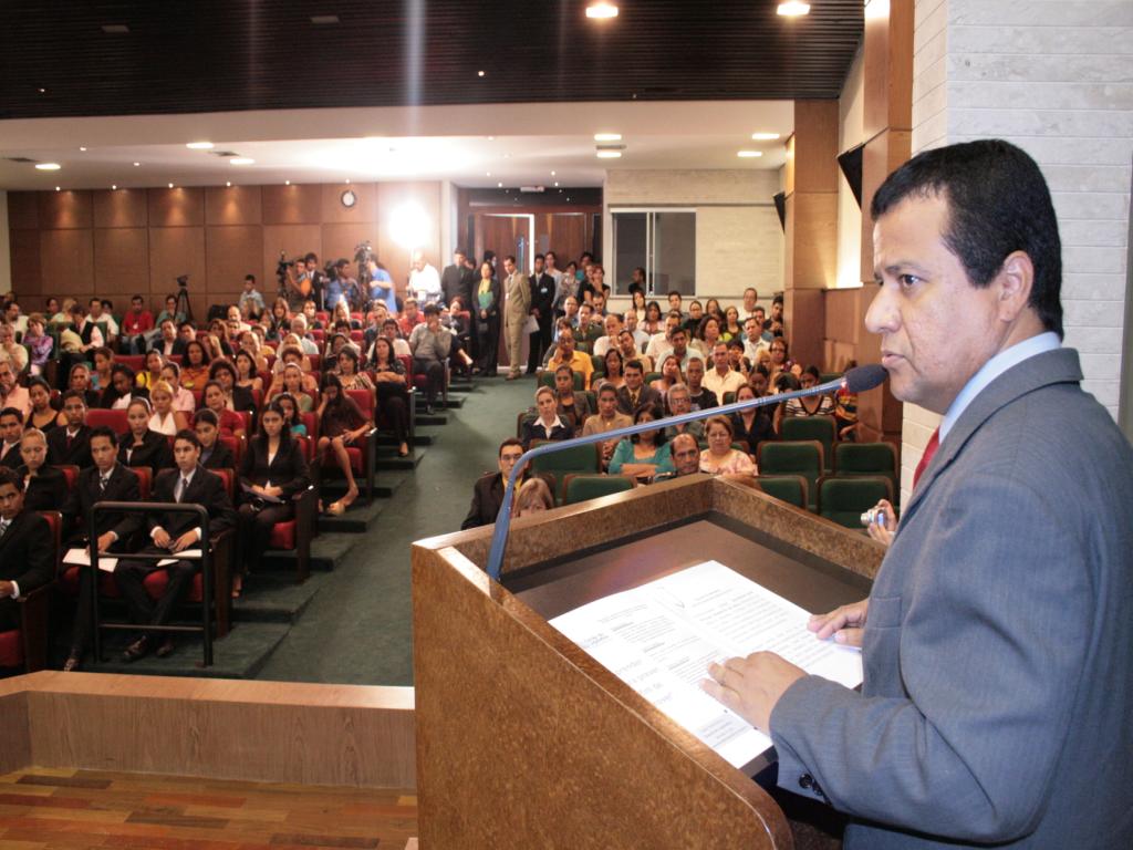 Imagem: Deputado Amarildo Cruz (PT) na tribuna AL