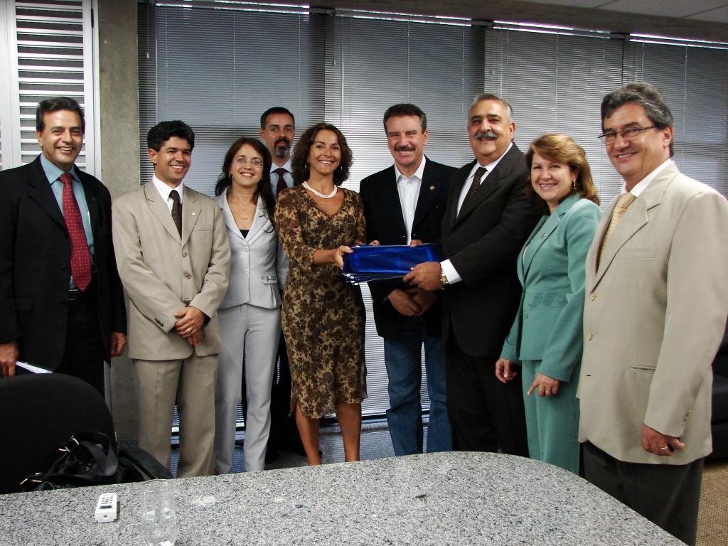 Imagem: Deputado Paulo Corrêa em reunião com representantes da Aneel