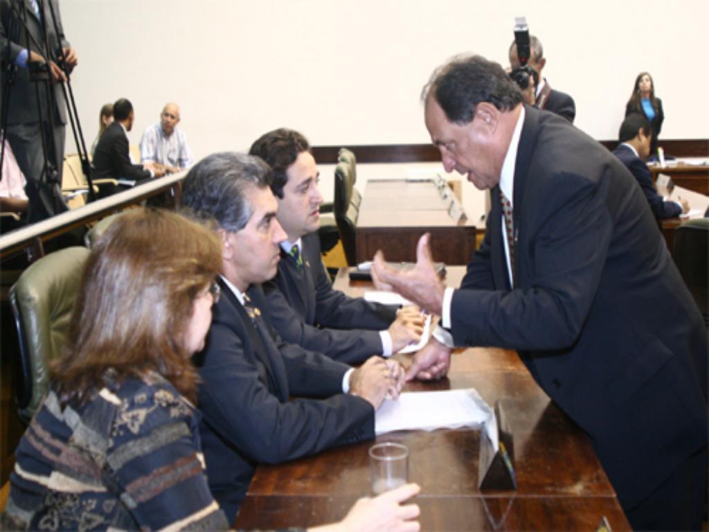 Imagem: Deputados discutem devolução