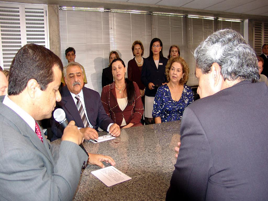 Imagem: Amarildo assume a presidência da Assembléia