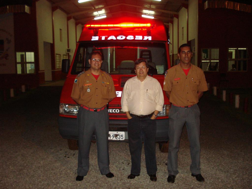 Imagem: Onevan, Major De Paula (Ponta Porã) e Sargento Wilson (Amambai) com a Unidade de Resgate