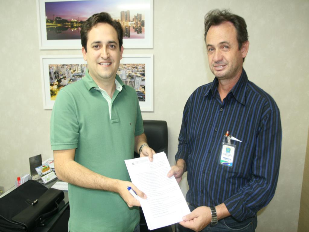 Imagem: deputado MArcio Fernandes com prefeito Zelir Maggioni (Mano)