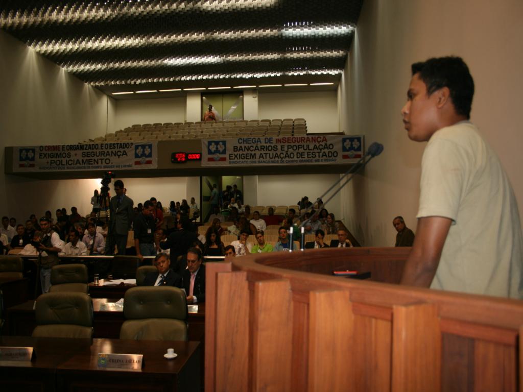Imagem: Líder estudantil defende luta pela democracia 