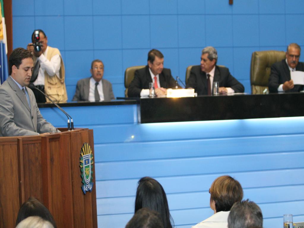 Imagem: Marcio Fernandes durante pronunciamento na 1ª sessão do ano