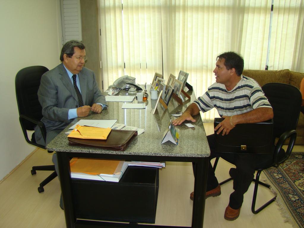 Imagem: Onevan e prof. José (UFMS Naviraí)