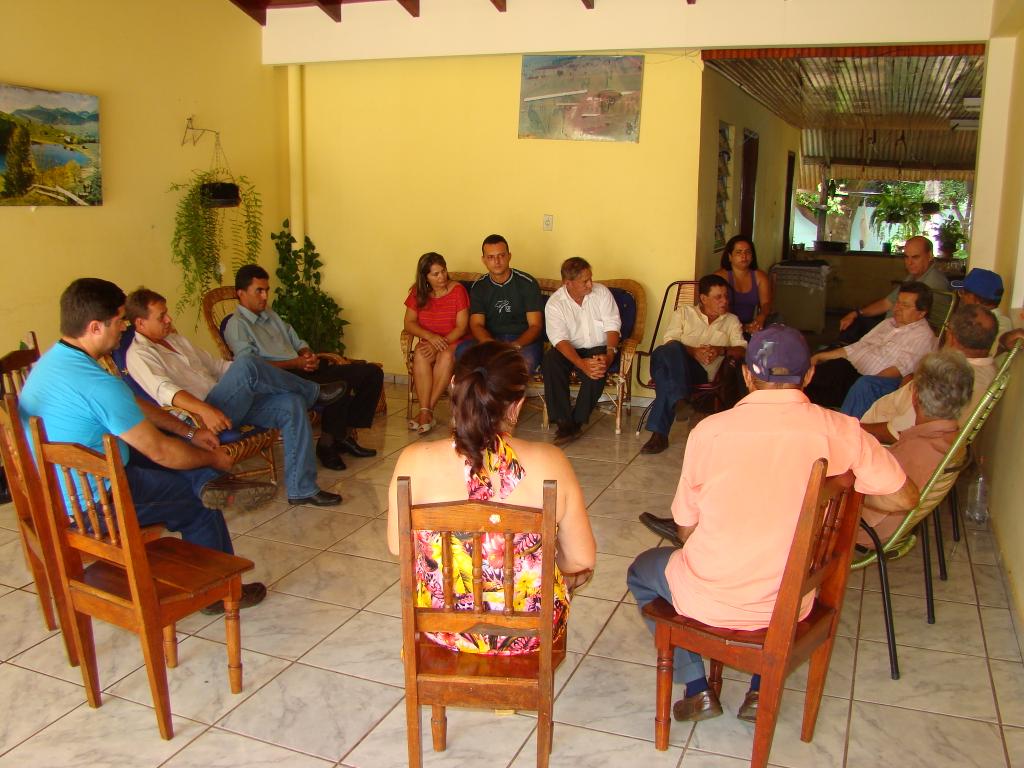 Imagem: Onevan reunido com lideranças em Jateí