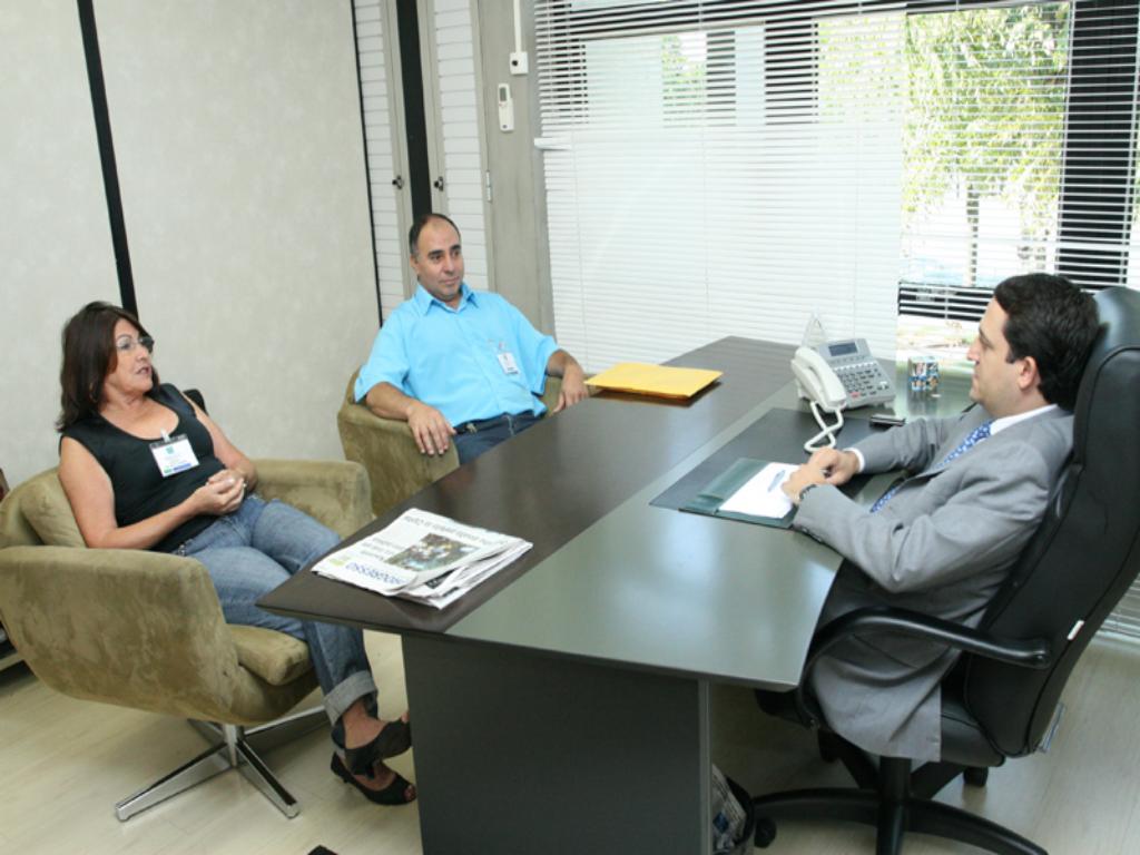 Imagem: Professora Evair, vereador Jose Paulino com o deputado Marcio Fernandes