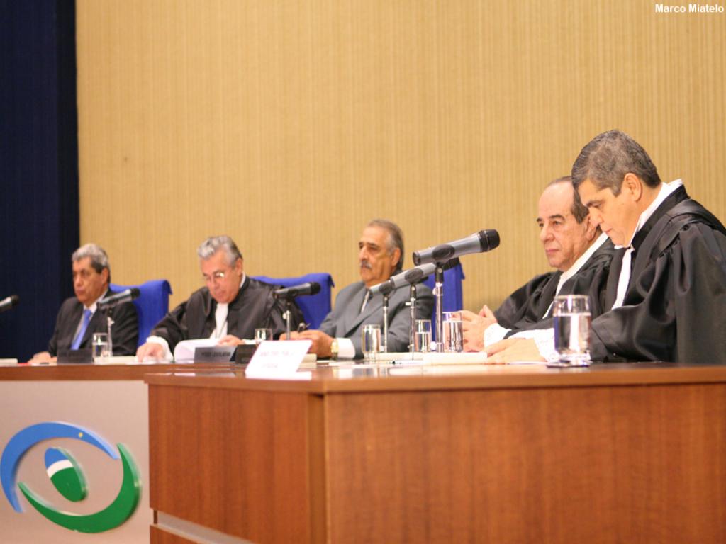 Imagem: Assumiram como conselheiros Waldir Neves e Iran Coelho das Neves