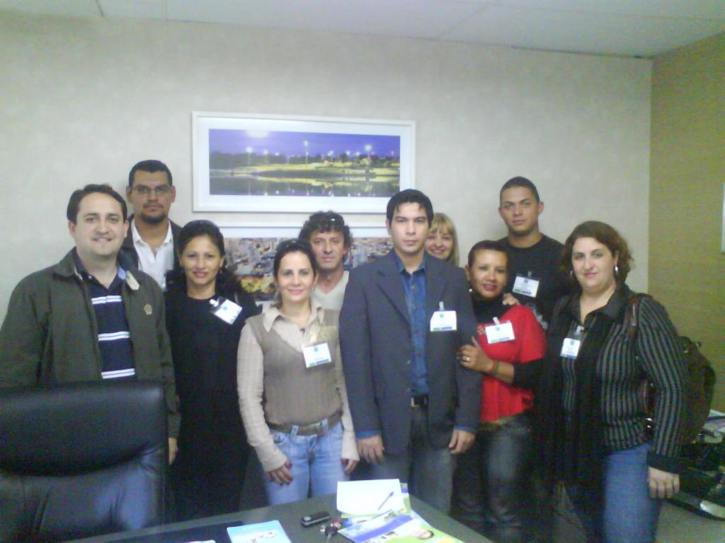 Imagem: Conselheiros tutelares durante reunião com o deputado Marcio Fernandes