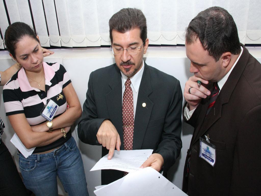 Imagem: Deputado Pedro Kemp analisa o projeto do governo com jornalistas