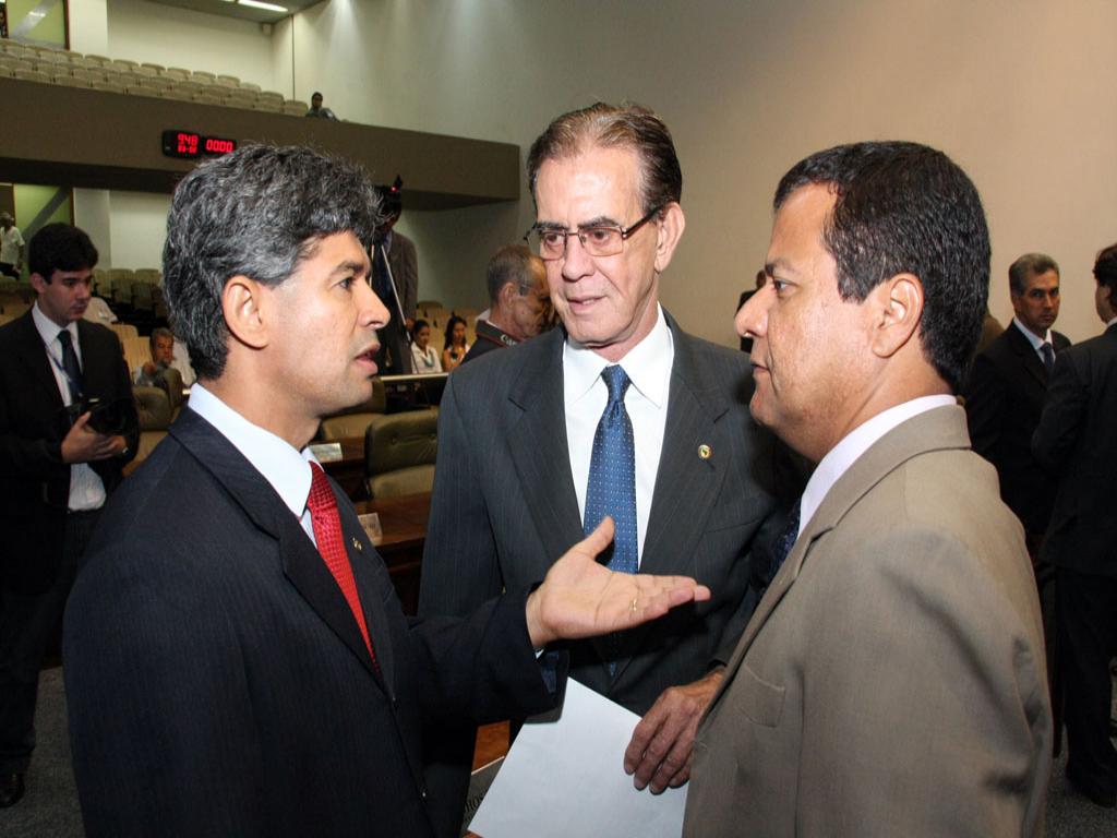 Imagem: Deputado professor Rinaldo, Deputado Antônio Braga e Deputado Amarildo Cruz