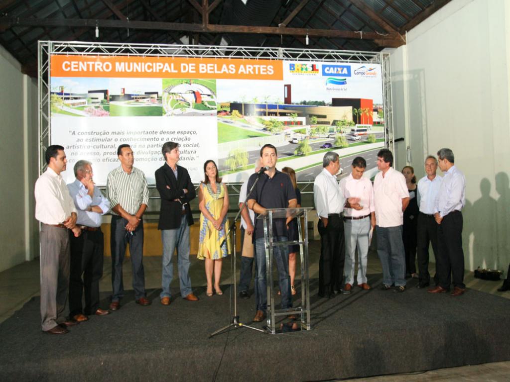 Imagem: Marcio Fernandes acompanhou assinatura da ordem de serviço para construção do Centro