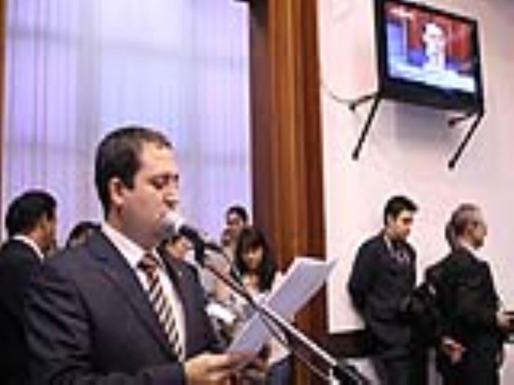 Imagem: Dep. Marcio Fernandes durante leitura de indicação, na Assembleia
