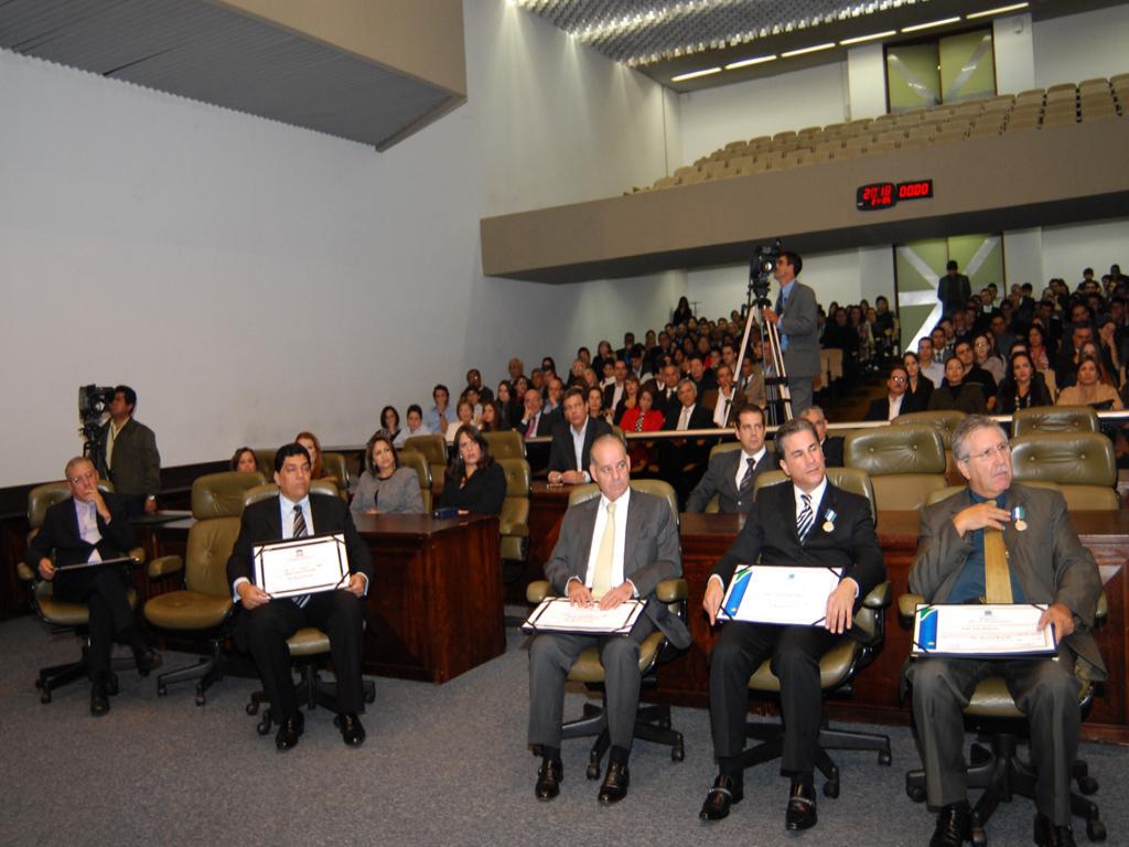 Imagem: Seis personalidades são homenageadas pelo deputado Picarelli 