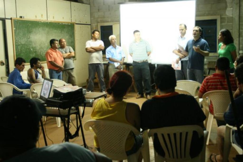 Imagem: Deputado Marcio Fernandes e sec. Marcos em palestra no São Conrado