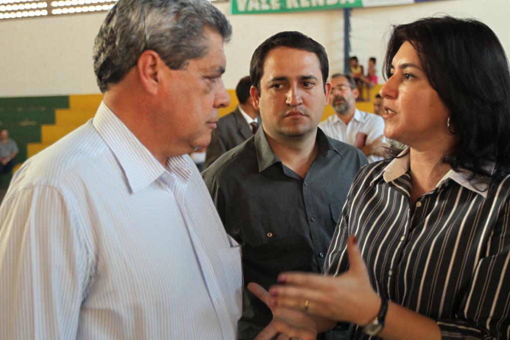 Imagem: Puccinelli, Marcio Fernandes e a vice-governadora eleita, Simone Tebet