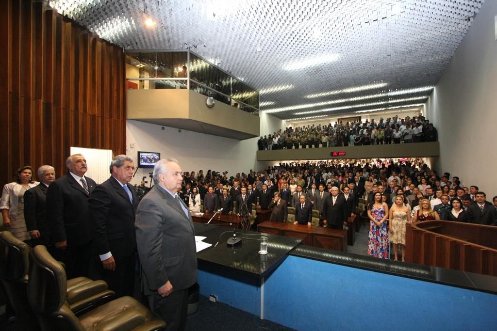 Imagem: Deputados tomam posse em sessão solene na Assembleia 