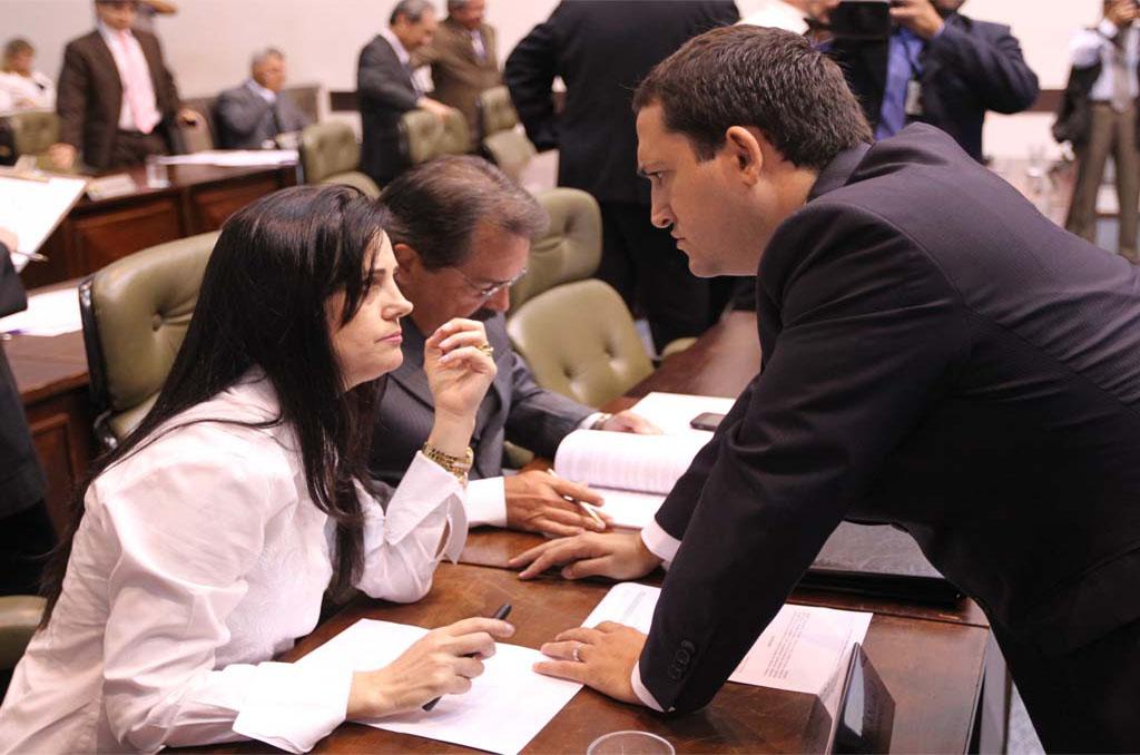 Imagem: Deputados Mara Caseiro e Marcio Fernandes