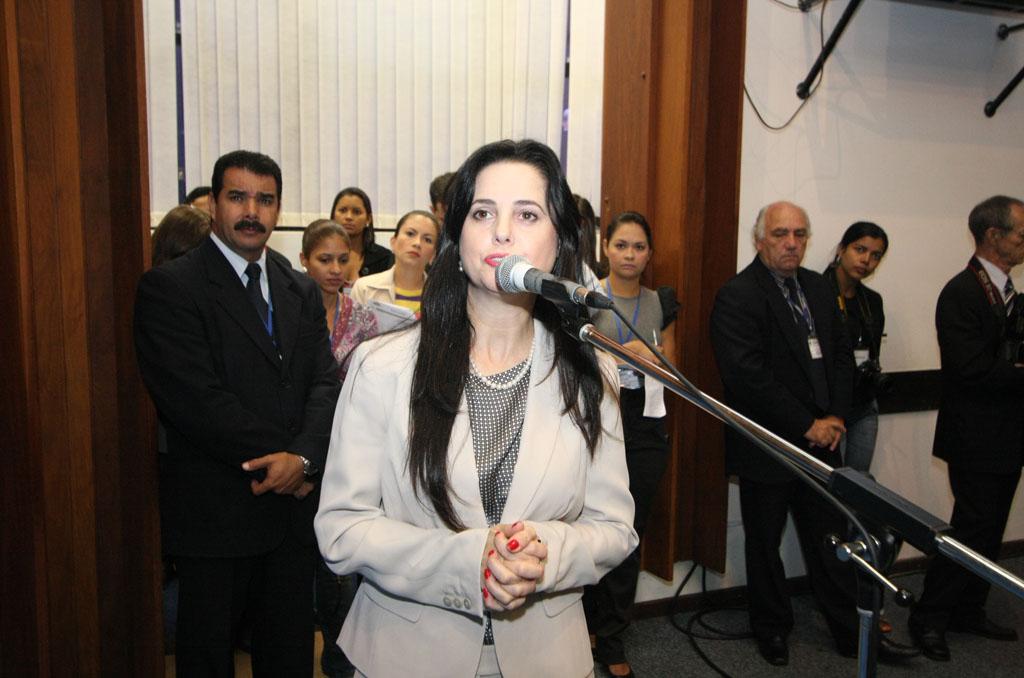 Imagem: Deputada Mara Caseiro, do PTdoB, foi uma das parlamentares a prestar homenagem para Celina Jallad.