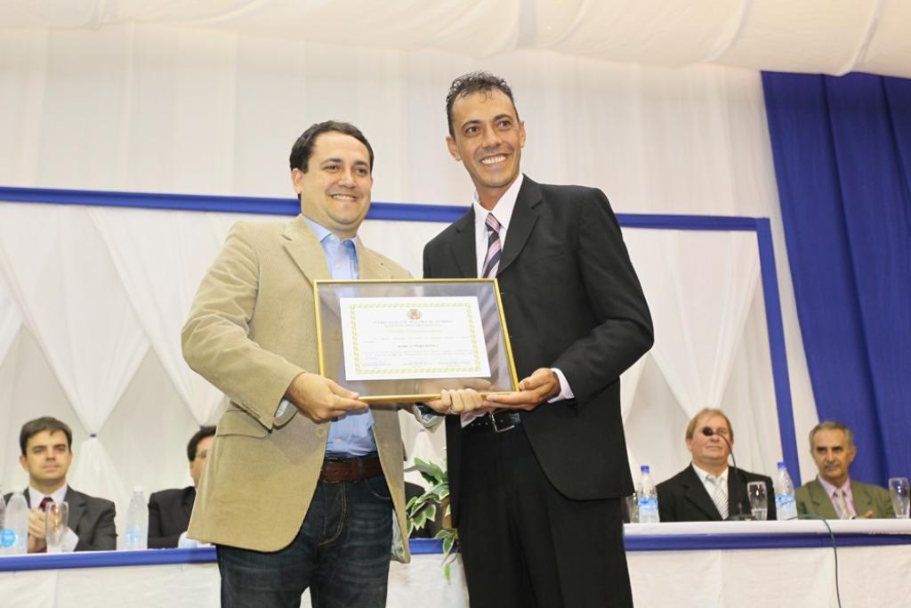 Imagem: Deputado Marcio Fernandes recebe título de Cidadão do ver. Fausto