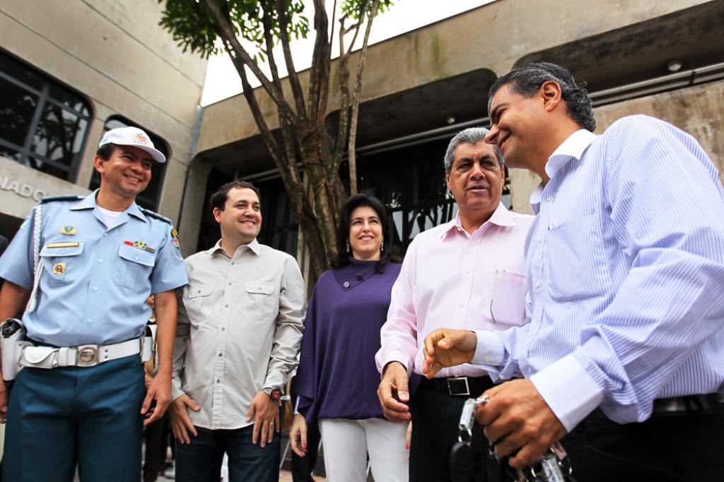 Imagem: (d/e) Nelsinho, André, Simone e Marcio Fernandes durante evento na Governadoria