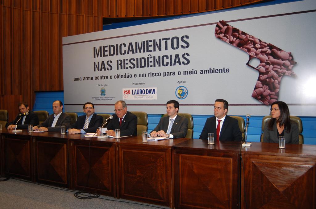 Imagem: Audiência proposta pelo deputado Lauro Davi tem por objetivo discutir medicamentos nas residências.