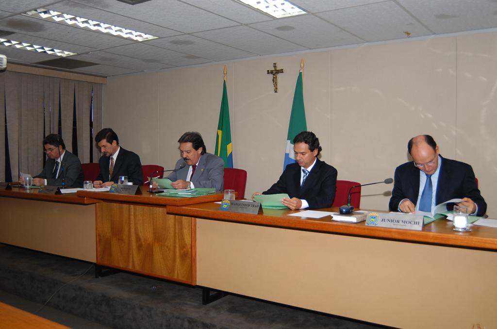 Imagem: Deputados que compõem a CCJR se reuniram hoje à tarde no plenarinho.