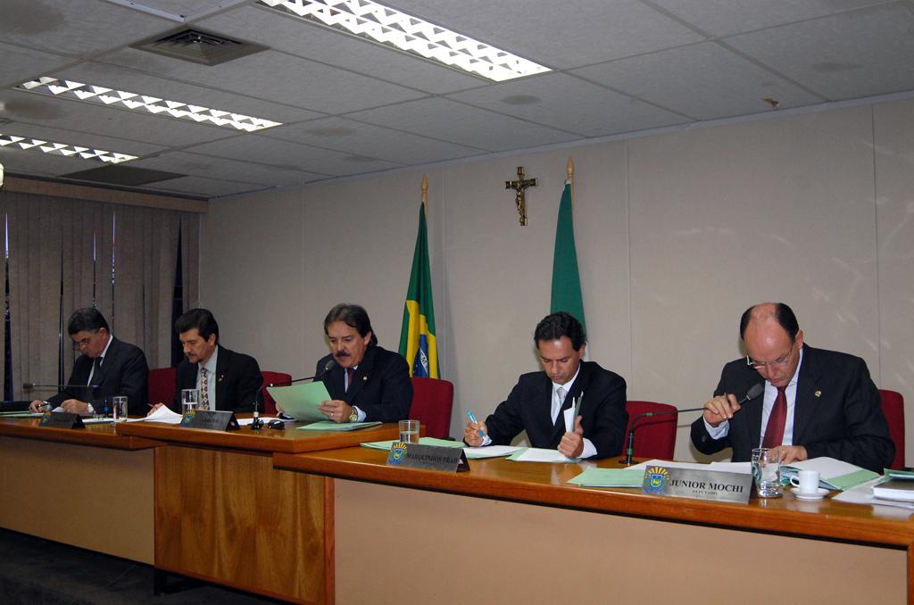 Imagem: Reunião da CCJR aconteceu no plenarinho Nelito Câmara.