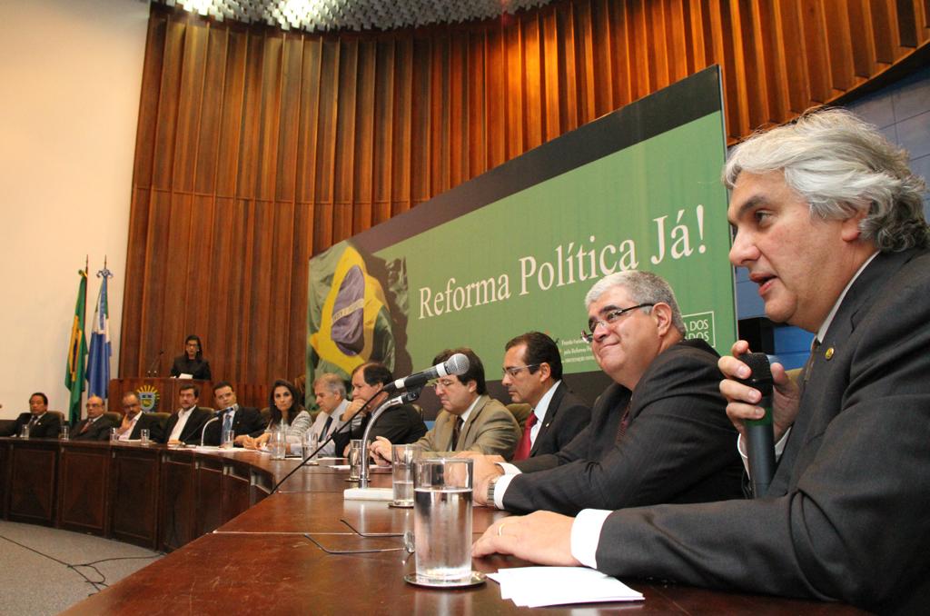 Imagem: Conferência foi realizada no plenário Júlio Maia, na Assembleia Legislativa. 