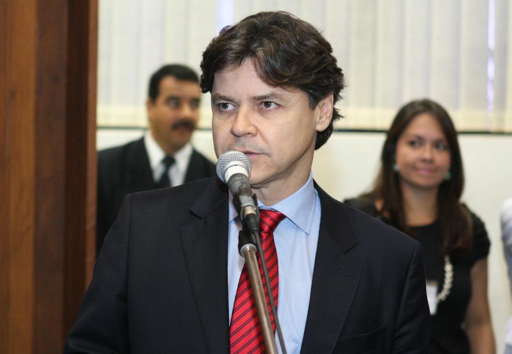 Imagem: Paulo Duarte explica que a proposta quer reduzir o abuso e dependência das drogas.