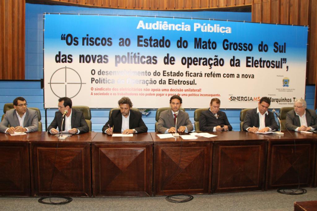 Imagem: Audiência que discutiu os riscos a MS das novas políticas de operação da Eletrosul aconteceu no plenário Júlio Maia.