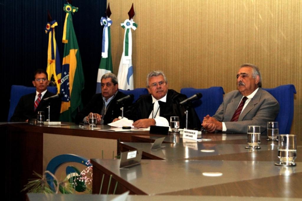 Imagem: Deputado Jerson Domingos, presidente da Assembleia Legislativa, durante cerimônia de posse de Marisa Serrano como conselheira do TCE.