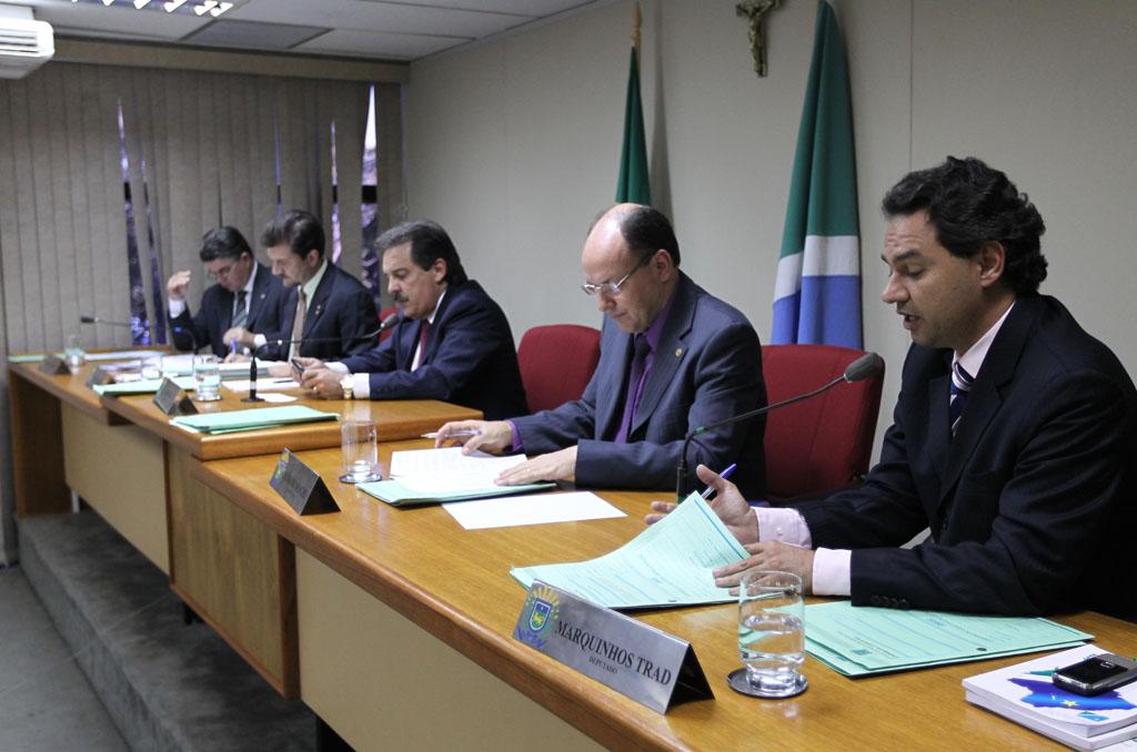 Imagem: Deputados que compõem a CCJR durante reunião ocorrida nesta tarde.