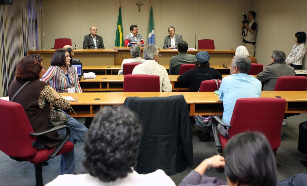 Imagem: Debates foram conduzidos pelo ex-deputado federal Nilmário Miranda, que atualmente representa a Fundação Perseu Abramo no Conselho Consultivo do Centr