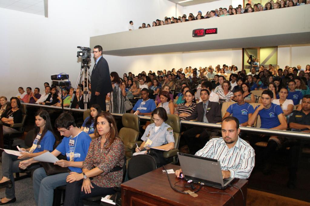 Imagem: Plenário lotado na audiência pública "Consciência Jovem – Segurança nas escolas de Mato Grosso do Sul".