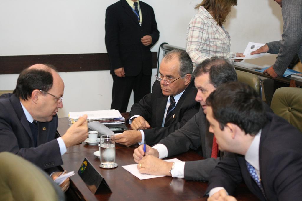 Imagem: Outros projetos também foram analisados pelos deputados na sessão desta quarta-feira.