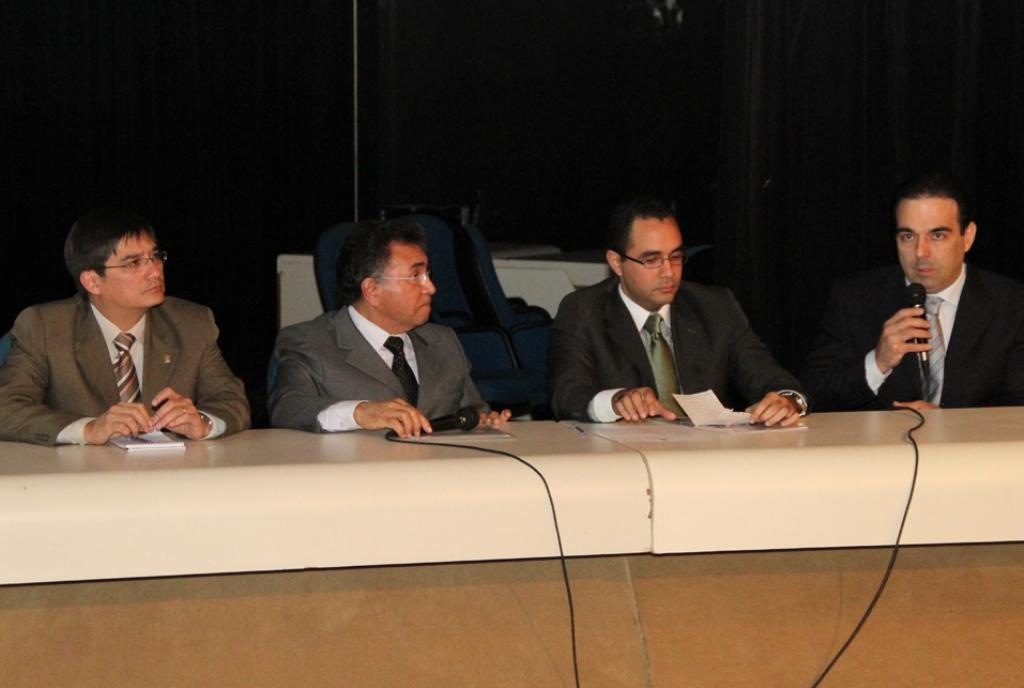 Imagem: Deputado Felipe Orro (1º à direita) representou a Assembleia no evento.