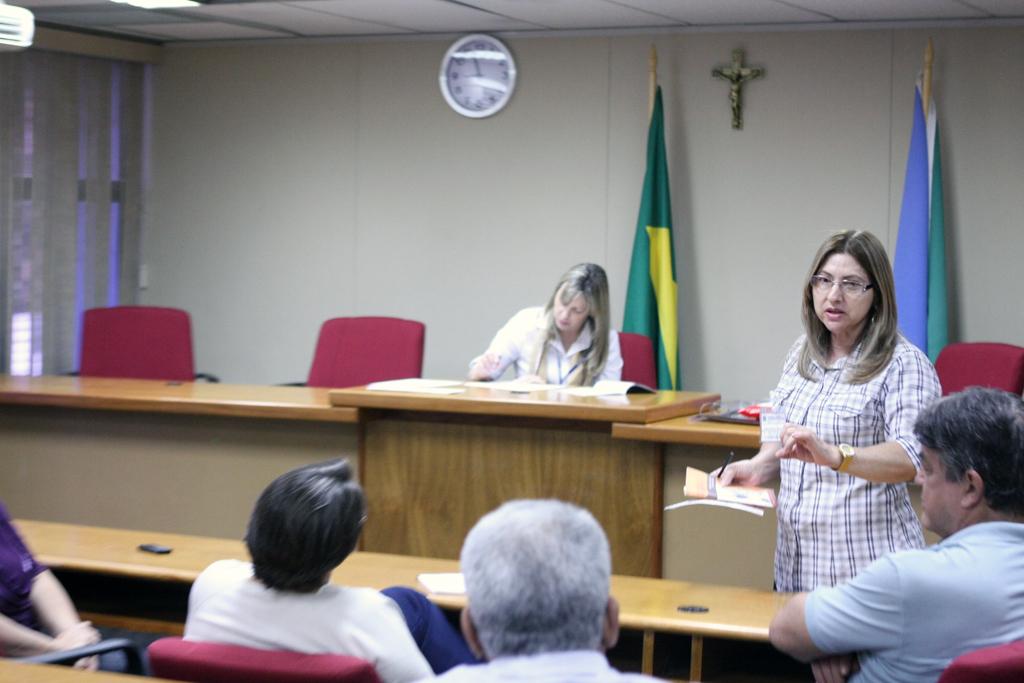 Imagem: Palestras sobre o tratamento contra o tabagismo são ministradas no plenarinho Nelito Câmara.