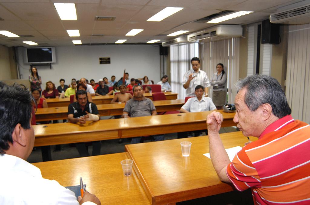 Imagem: Deputado George Takimoto ouviu a reivindicação de algumas lideranças indígenas.