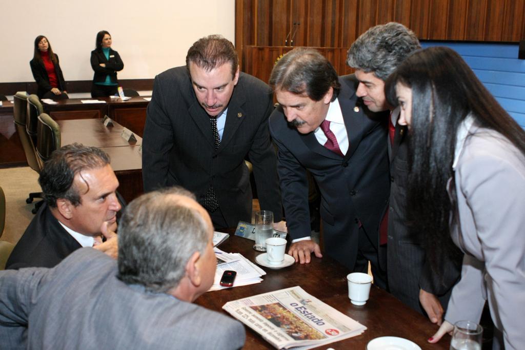 Imagem: Deputados aprovaram projetos durante sessão realizada nesta terça-feira.