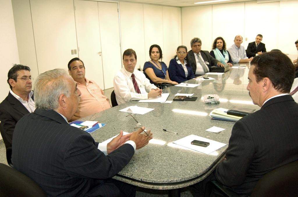 Imagem: Plano de Cargos, Carreiras e Vencimentos foi apresentado ao Sisal/MS na Sala da Presidência.