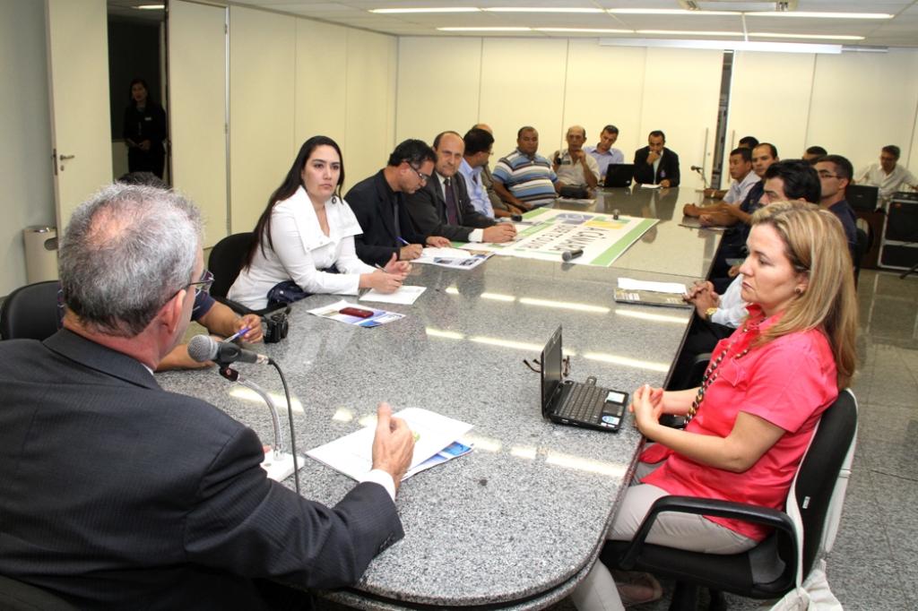 Imagem: Deputado federal Geraldo Resende comandou painel sobre ações na fronteira.